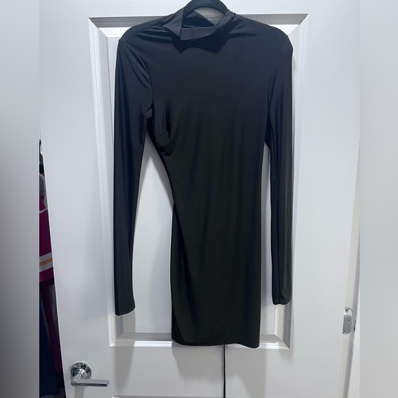 Sabora Classic Black Long Sleeve Dress - Picture 2 of 7